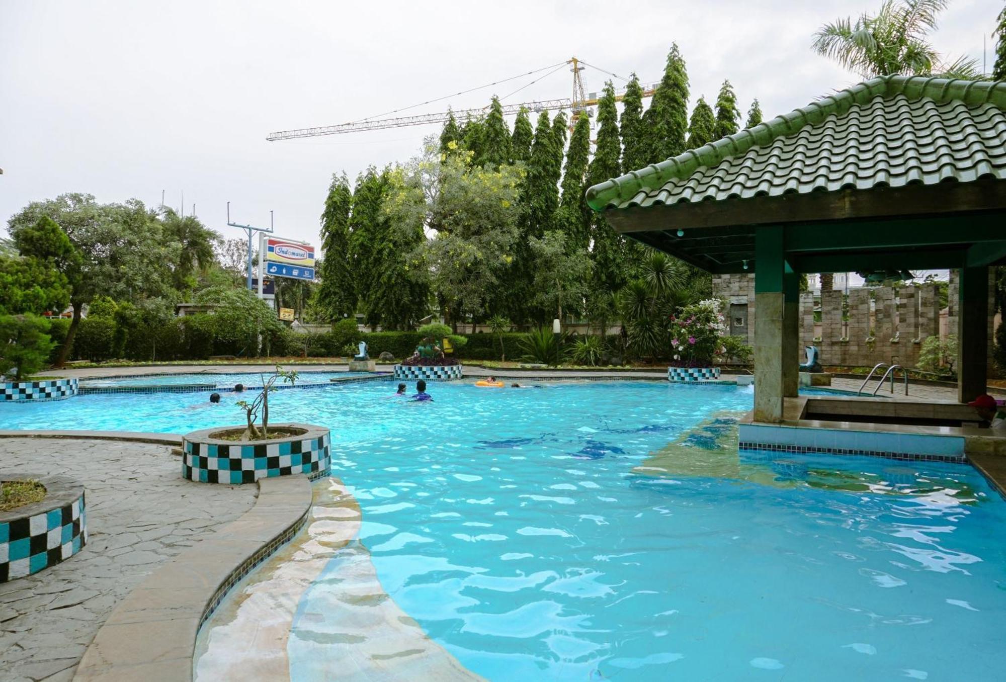 Cozy And Simply Look 2br At 12nd Floor Puri Garden By Travelio Pangsapuri